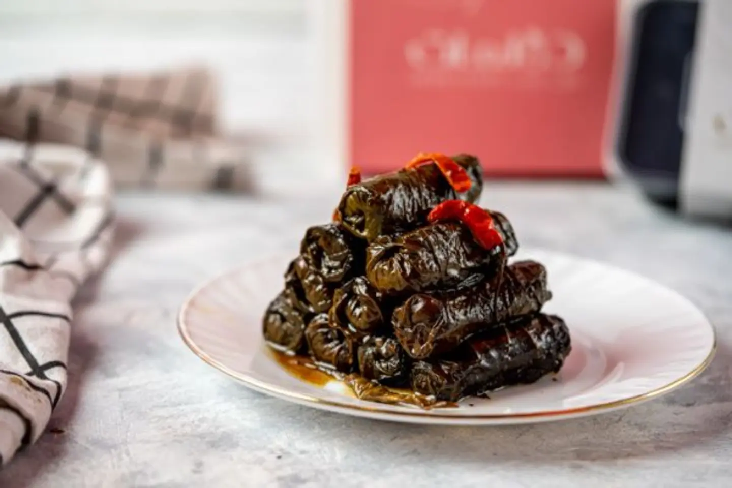 Spicy Grape Leaves - 6 Pieces