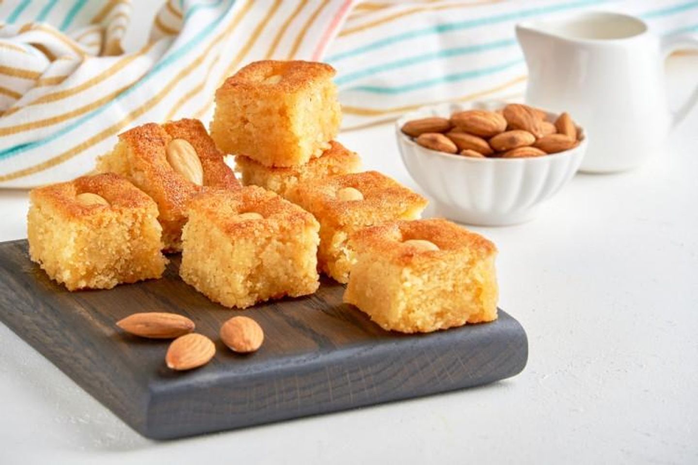 بسبوسة باللوز - نص كيلو