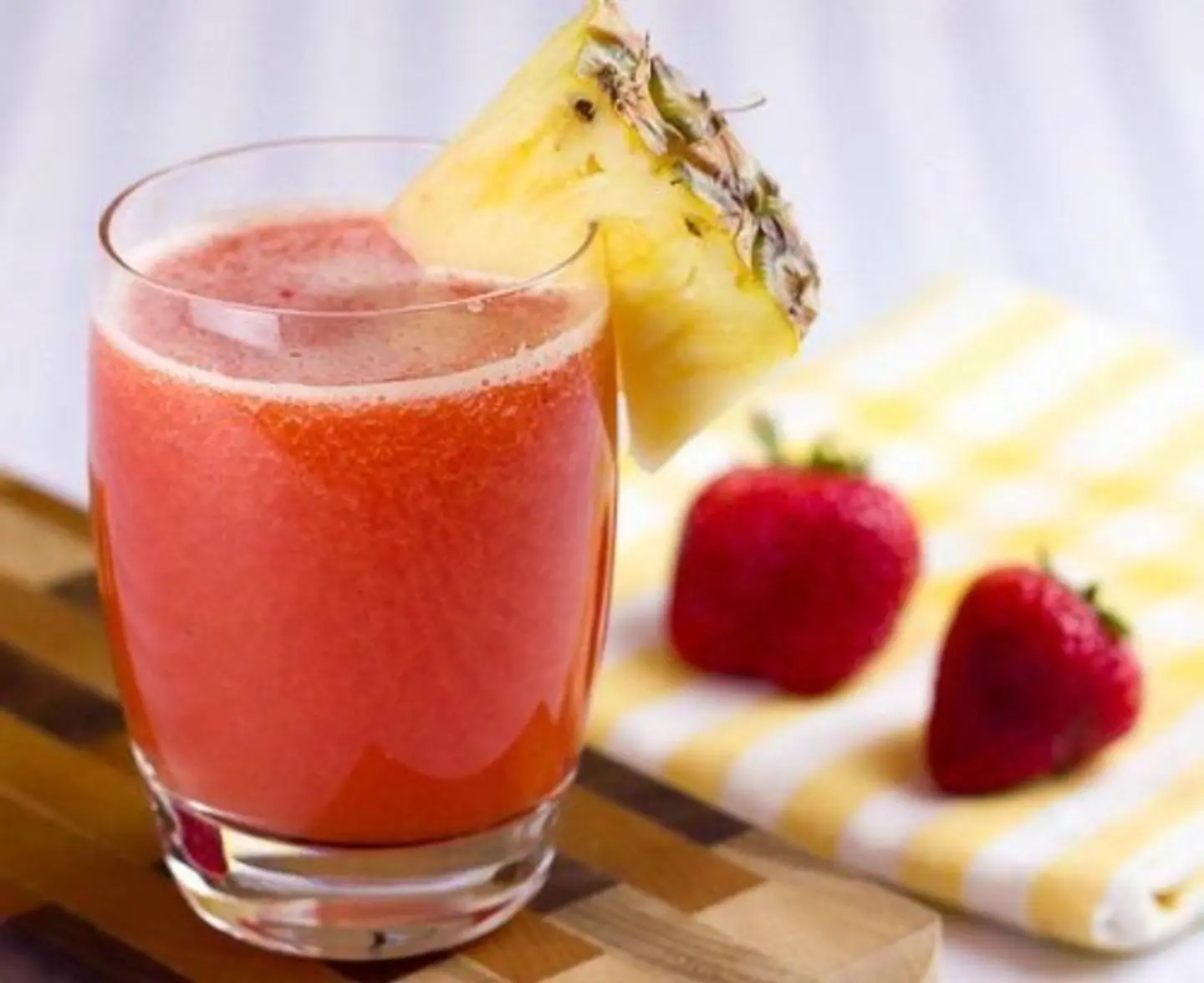 Strawberry With Pineapple Juice - Medium