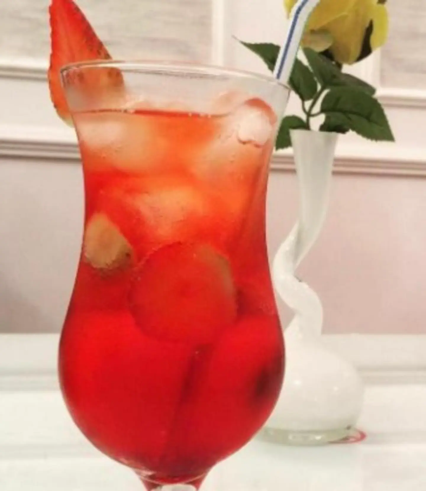 كود رد بالفراولة - وسط