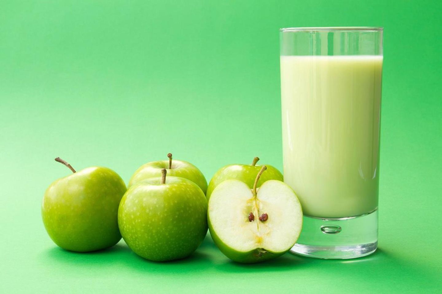 عصير تفاح أخضر - وسط