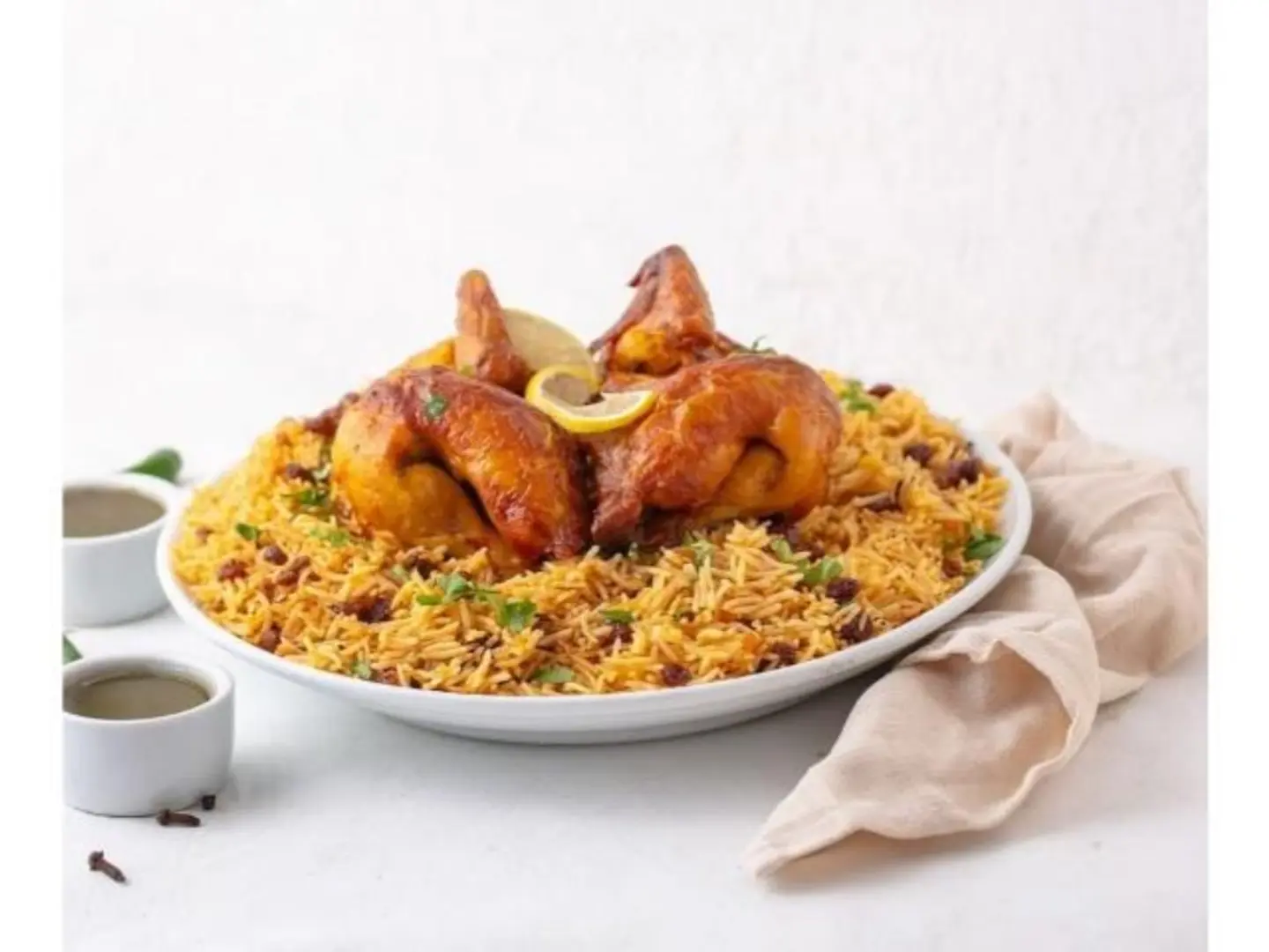 شواية مع رز بخاري - ربع دجاجة