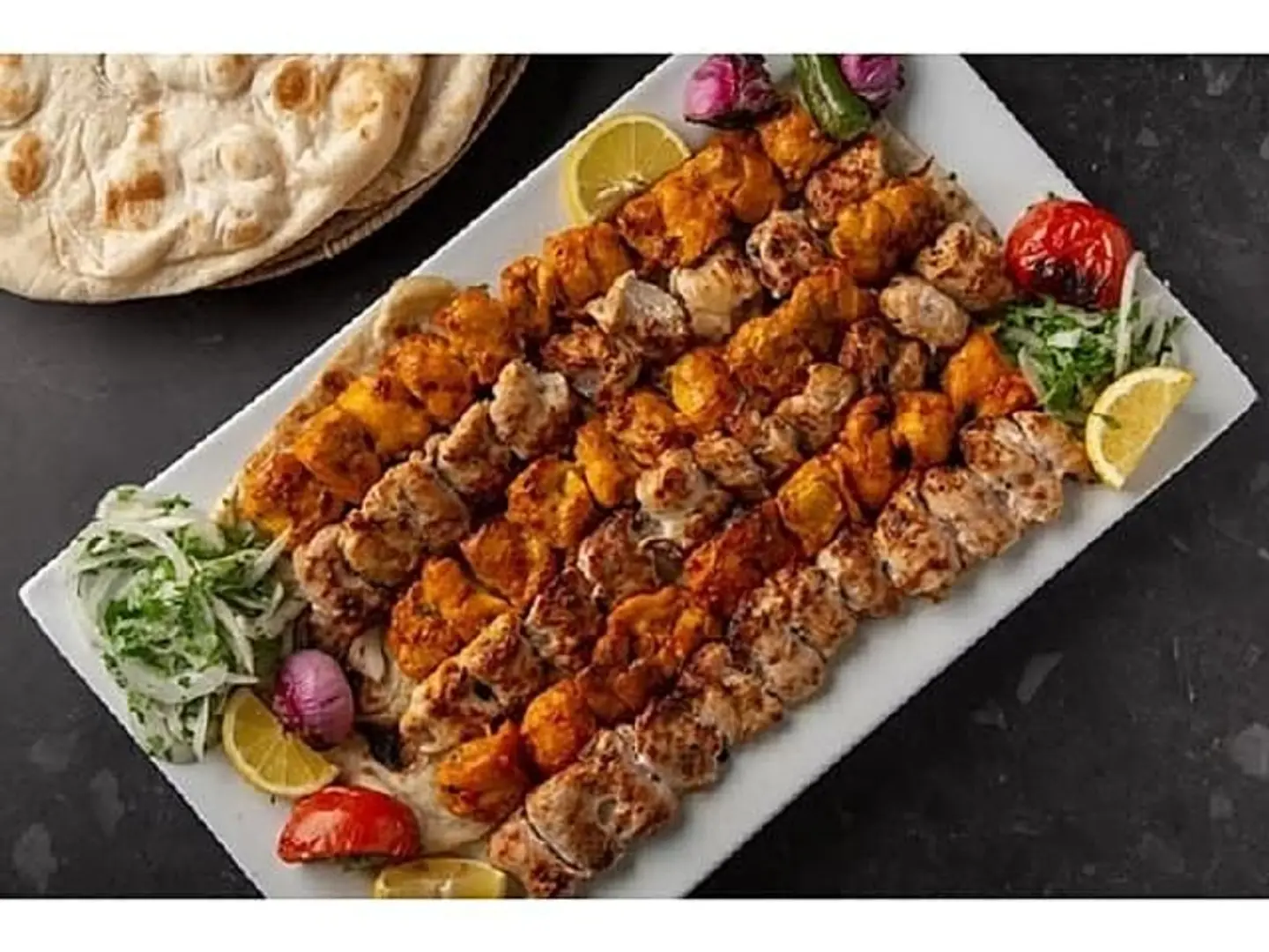 صحن مشكل دجاج - صغير 2 شيش طاووق , 2 كباب