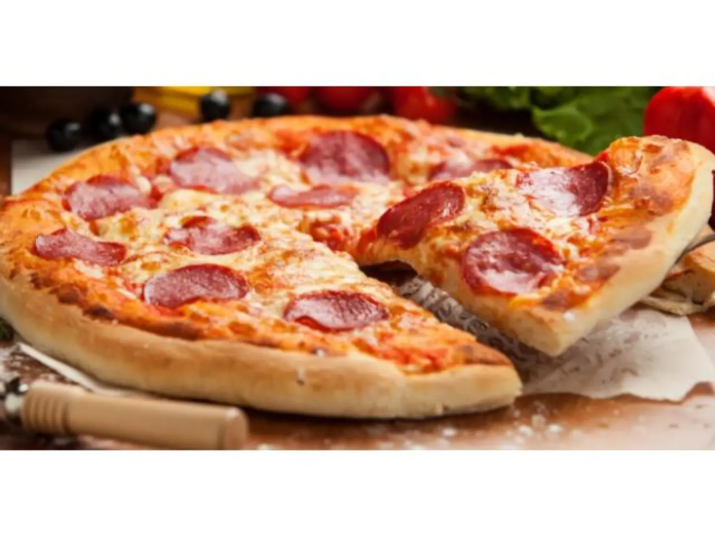 بيتزا بيبروني - صغير