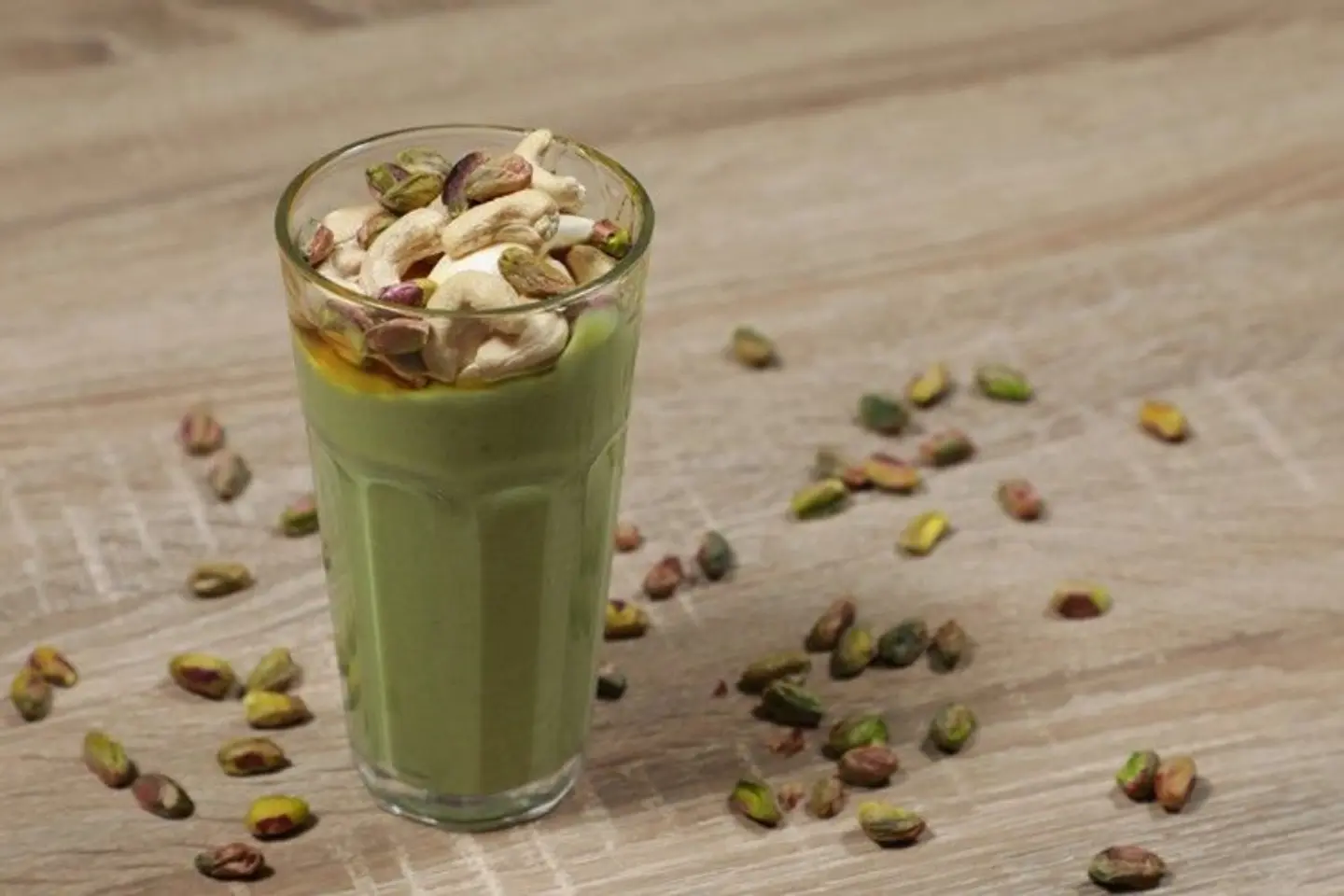 Avacado With Honey And Nuts Juice - Liter