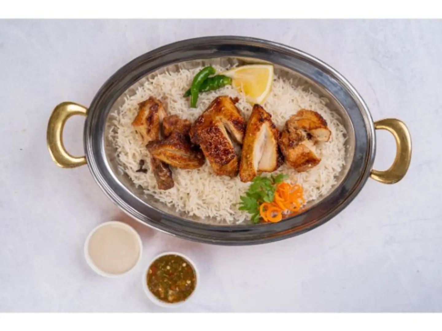 دجاج على الفحم مع ارز بخاري - حبة دجاج كاملة