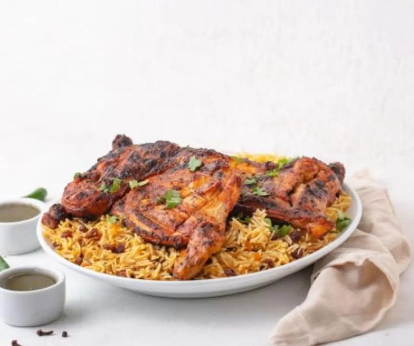 دجاج الفحم مع رز - نصف