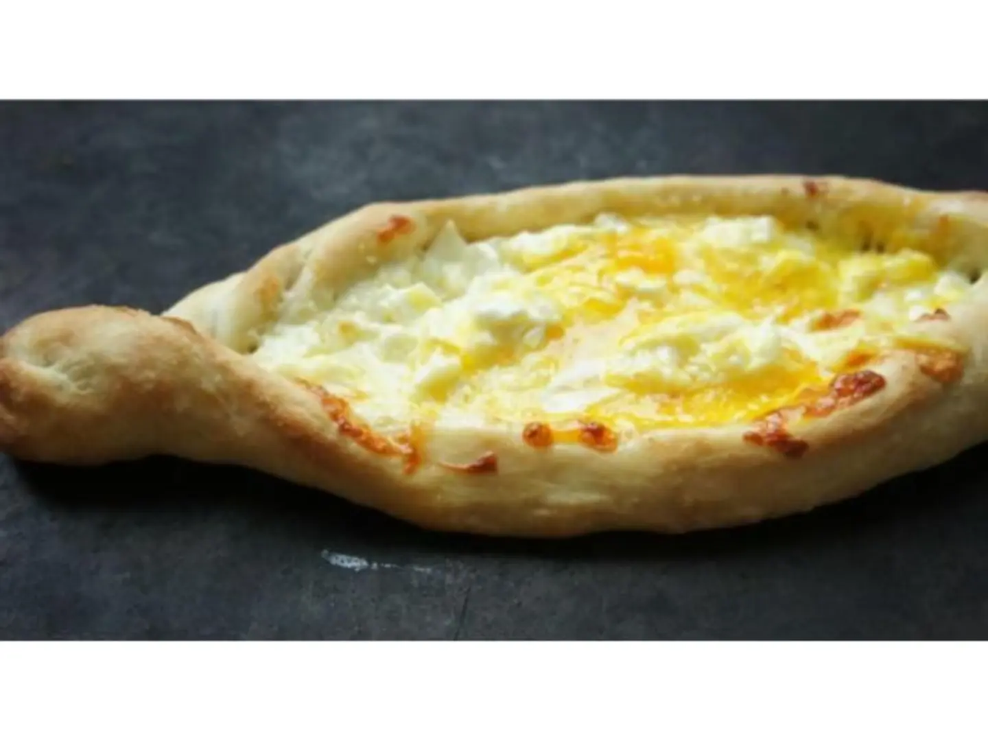 فطيرة الجبن والموزريلا - صغير