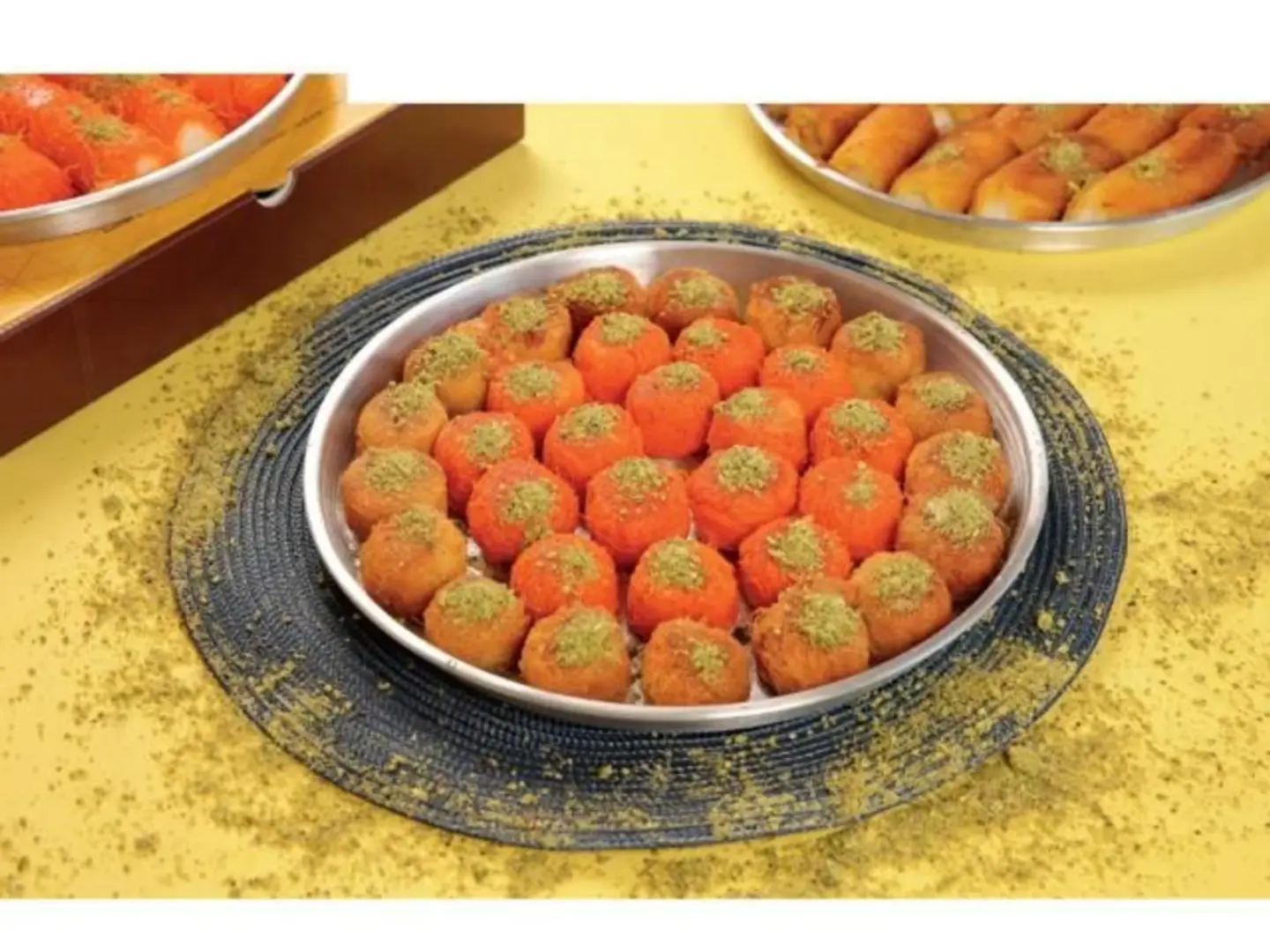 Mixed Mabroumeh With Pistachio, Nutella, And Lotus - Large