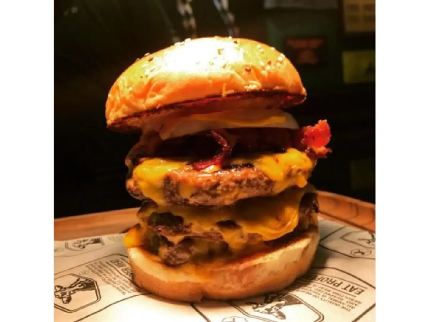 Triple Beef Burger - Sandwich