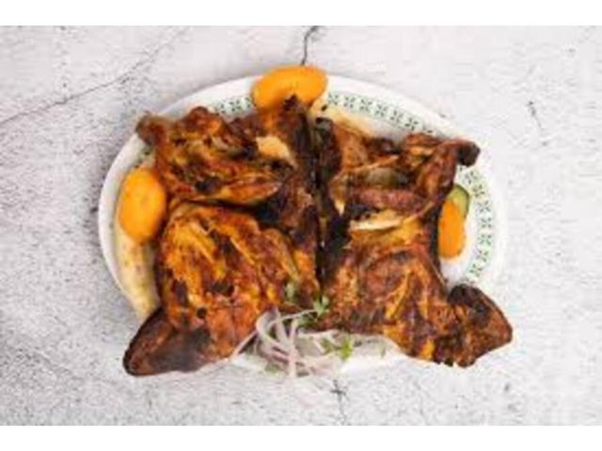 دجاج على فحم ساده - حبة دجاج كاملة