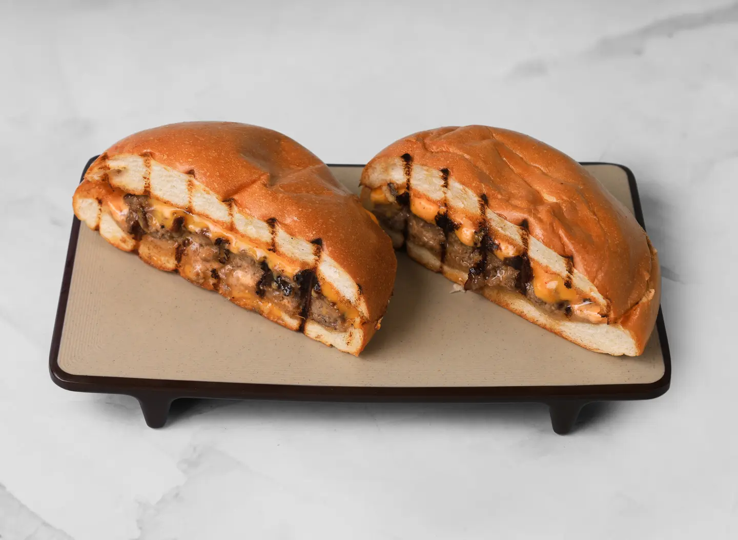 برجر لحم مشوي - الساندوتشات