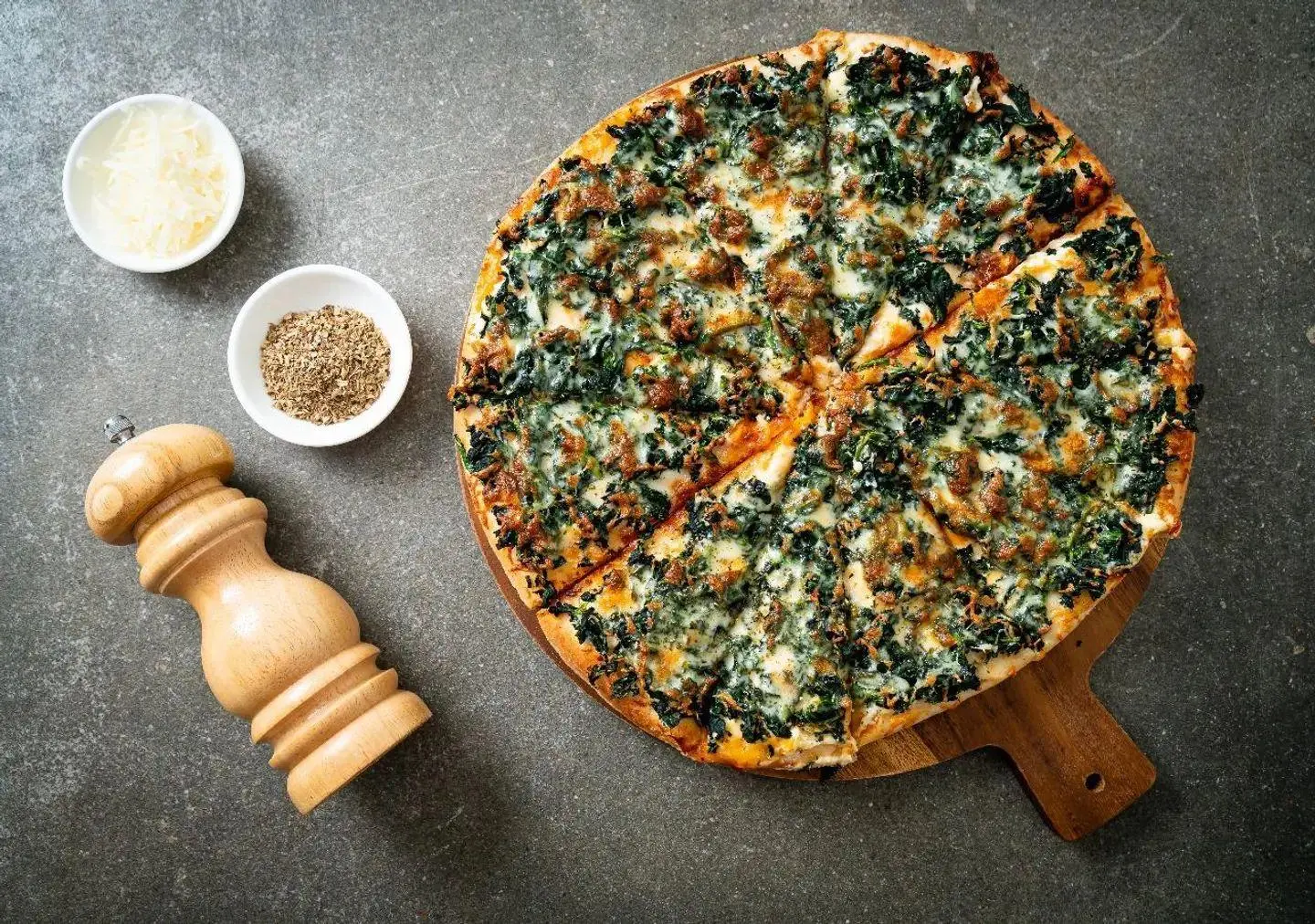 Spinach And Cheese Pizza - Medium