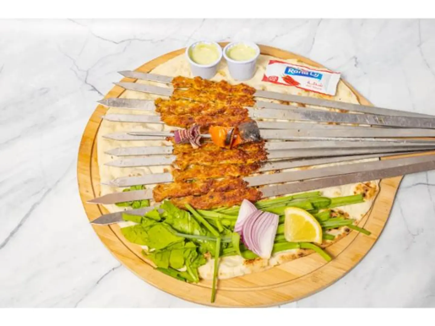 بوكس توينز فينو طاووق و كفتة - سنقل