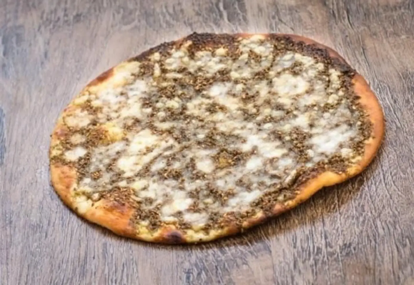 زعتر جبنة - عجين وسط