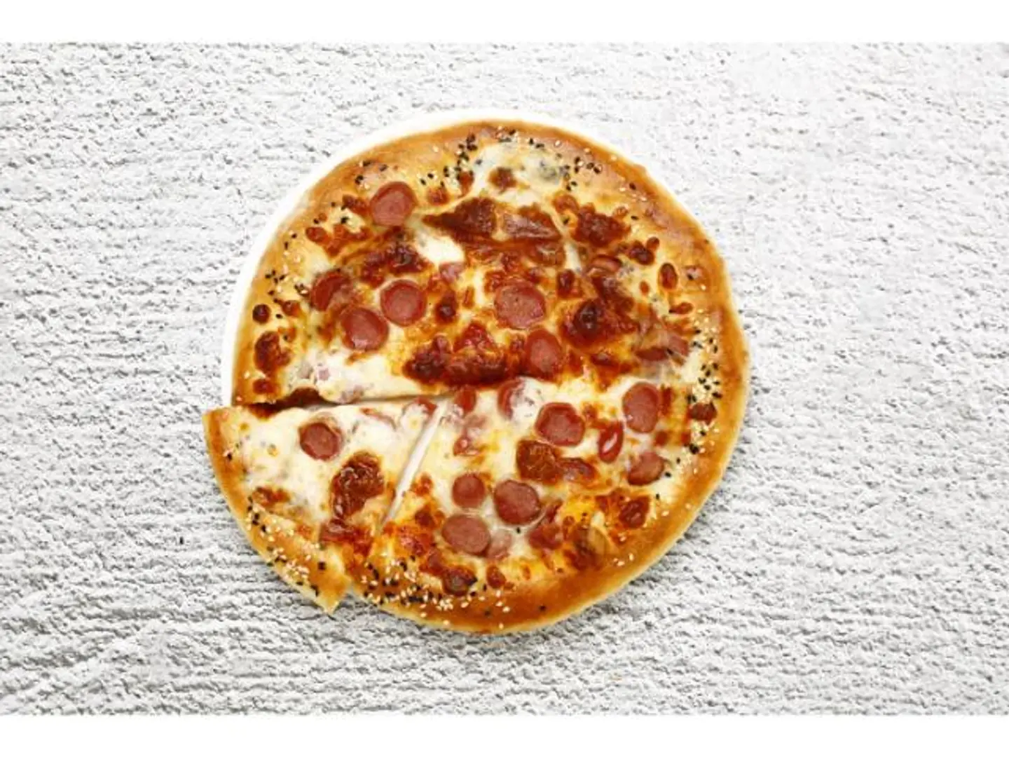 بيتزا نقانق - وسط