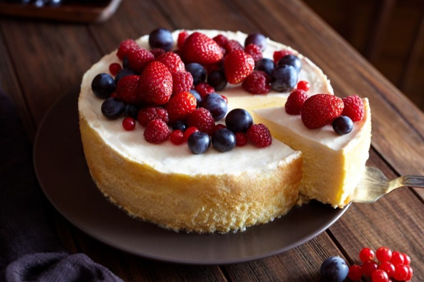 Mixed Berries Cheesecake - Medium