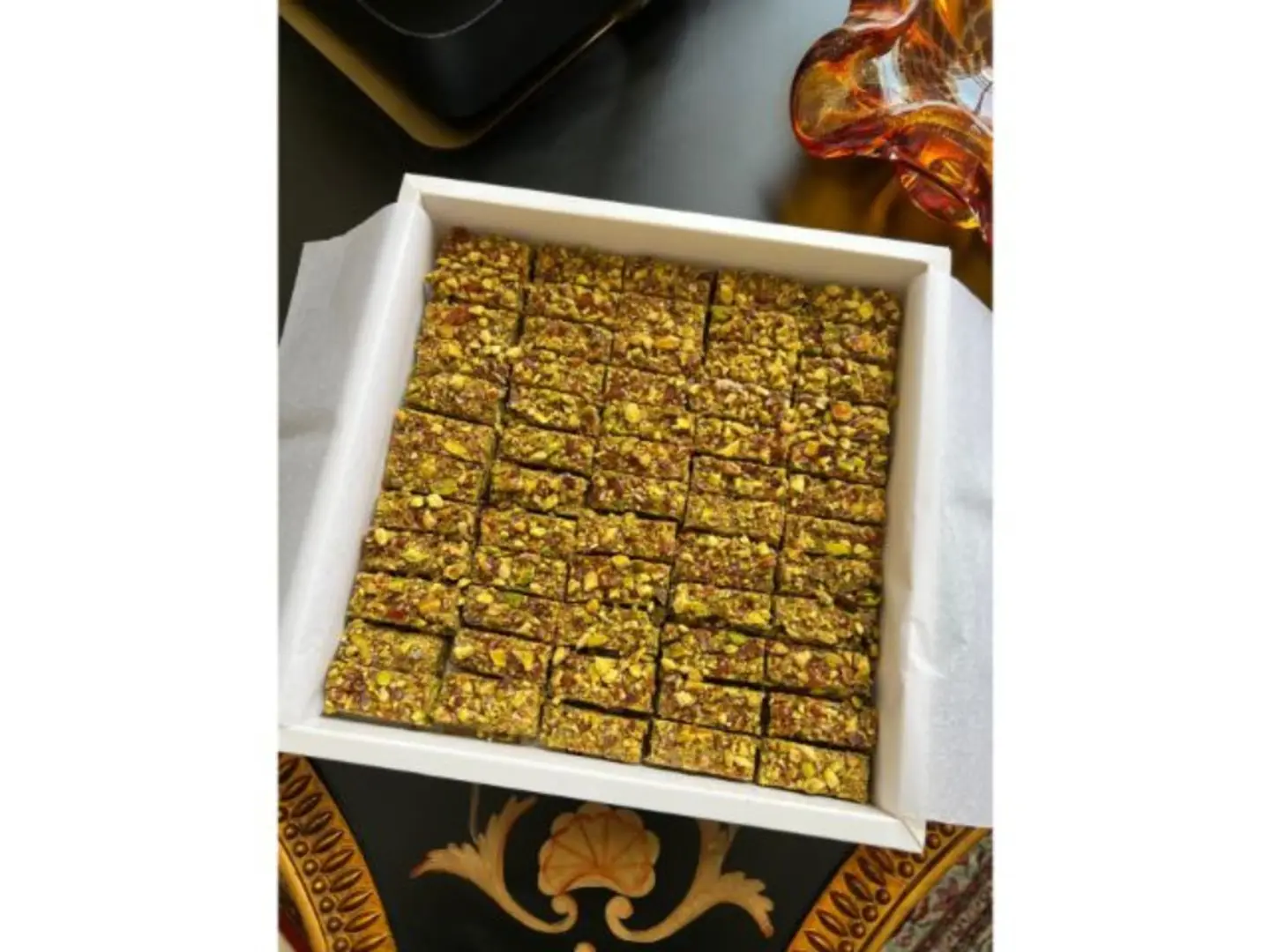 Pistachio And Caramelized Sugar Bar - 500 Grams