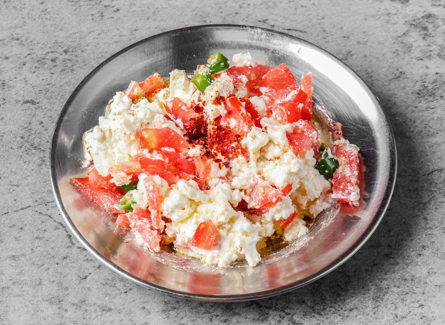 صحن جبنة بالطماطم - صغير