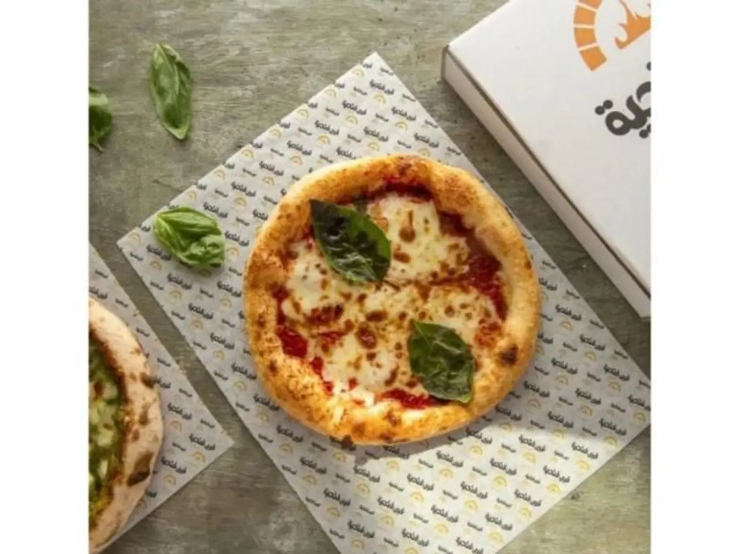 بيتزا مارجريتا - صغير