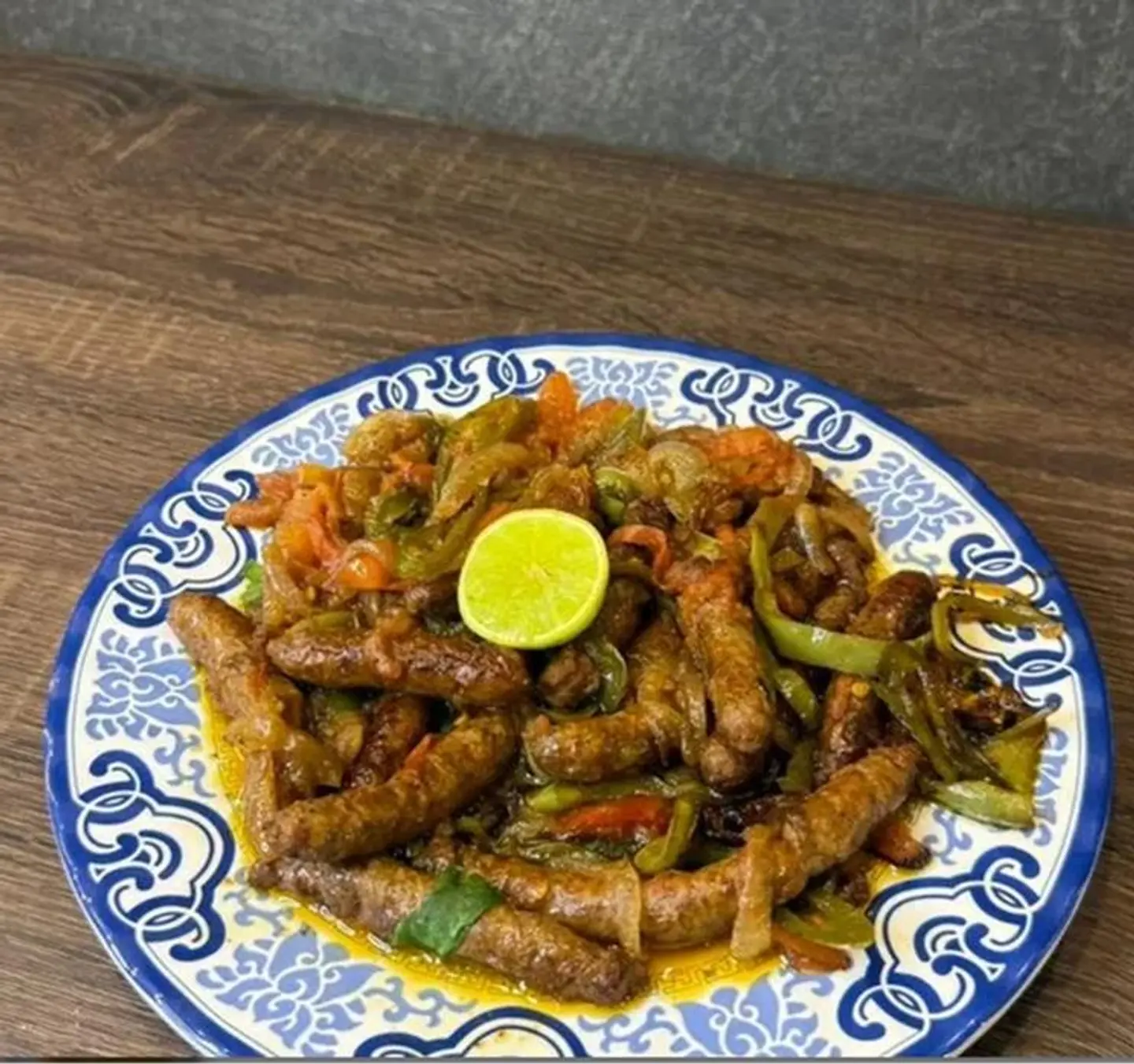 طبق سجق - وسط