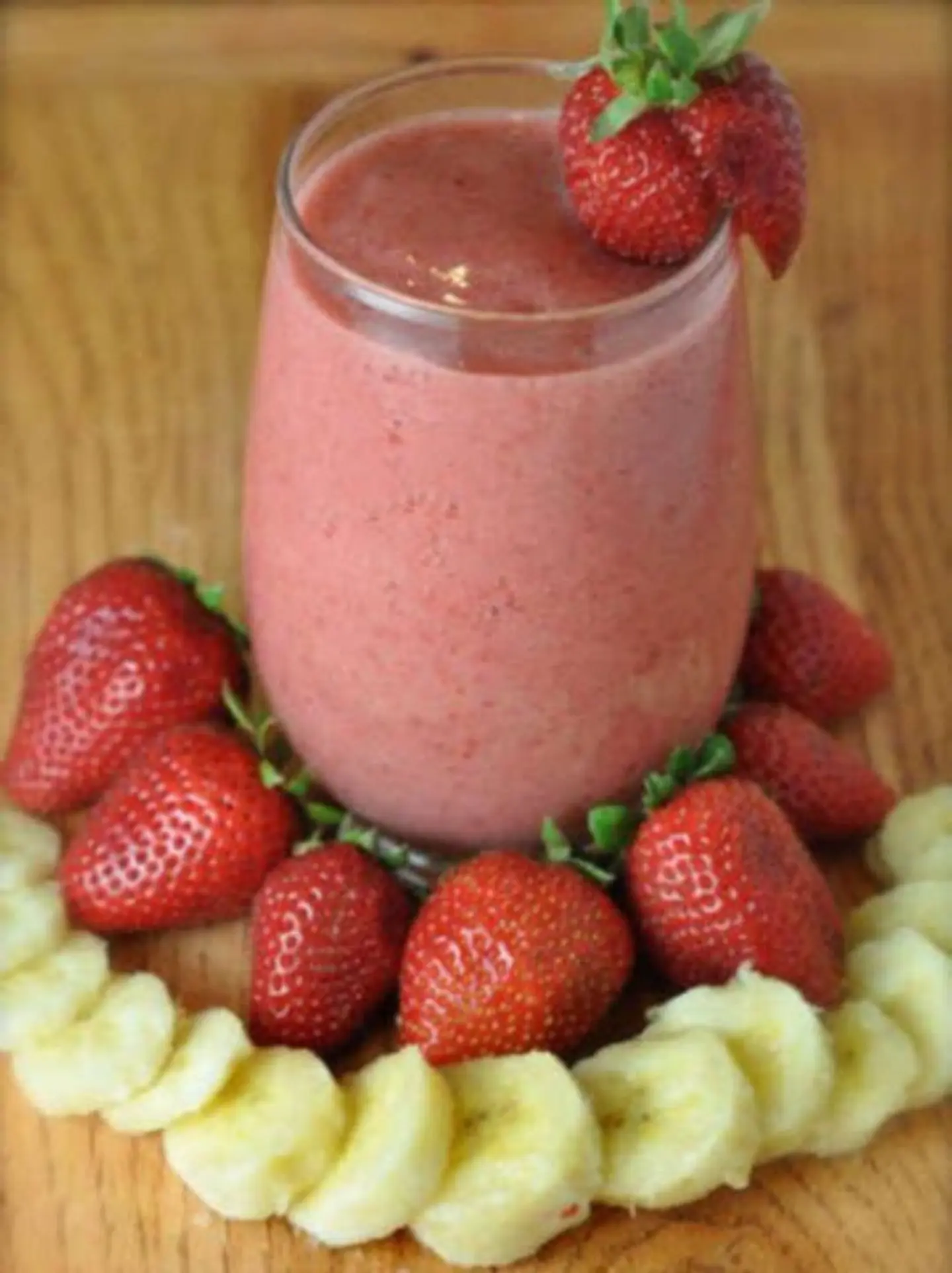 Strawberry With Banana And Milk Juice - Medium