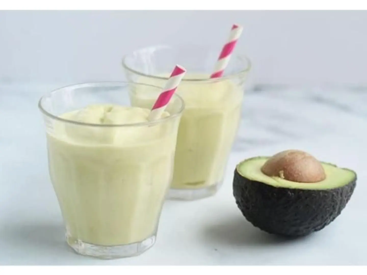 أفوكادو بالحليب - صغير