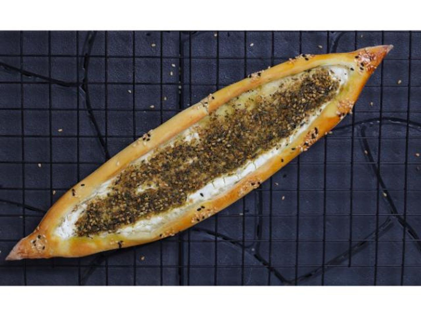 Thyme With Akkawi Cheese - Regular Medium