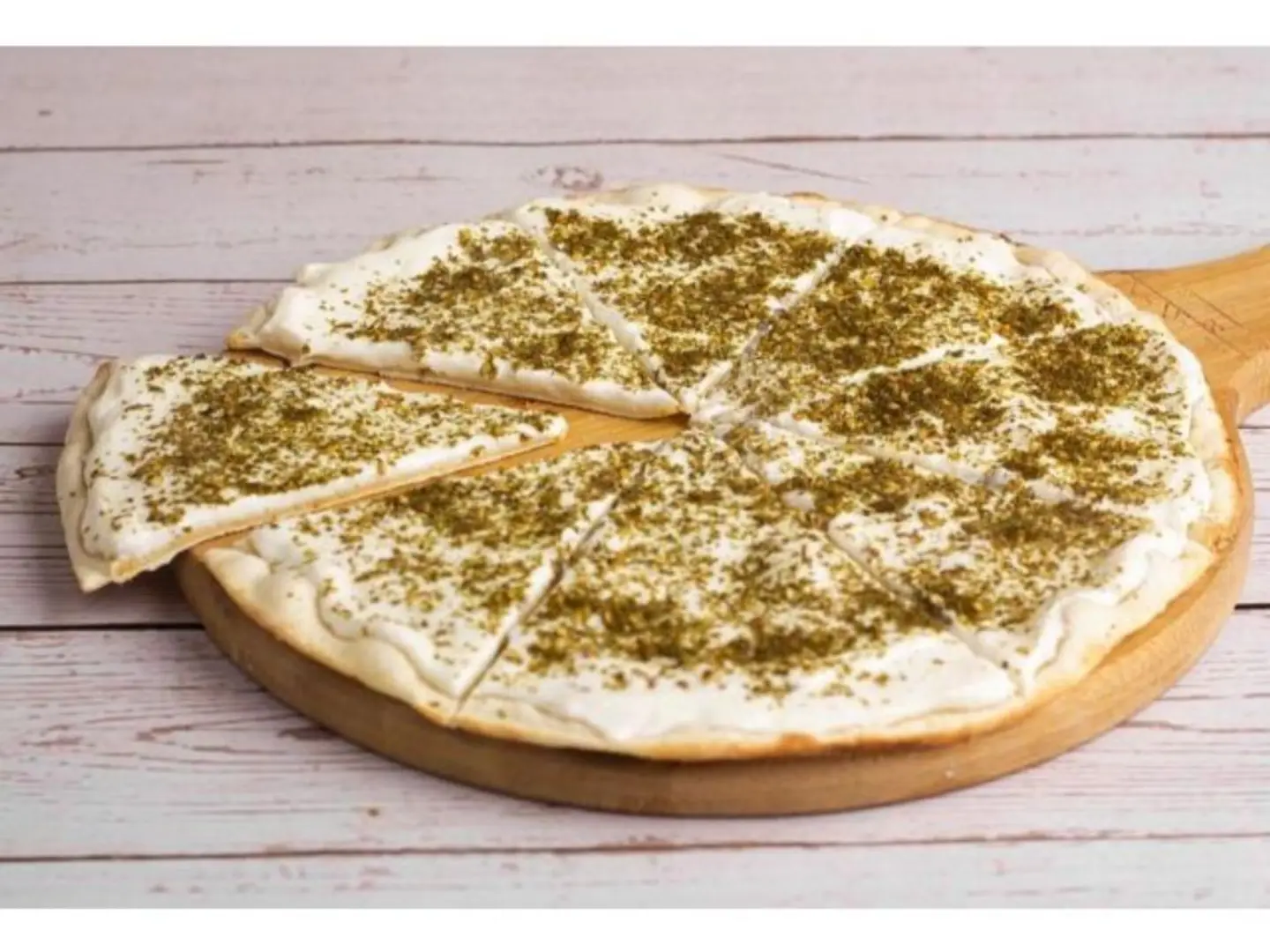 بيتزا لبنة زعتر - صغير