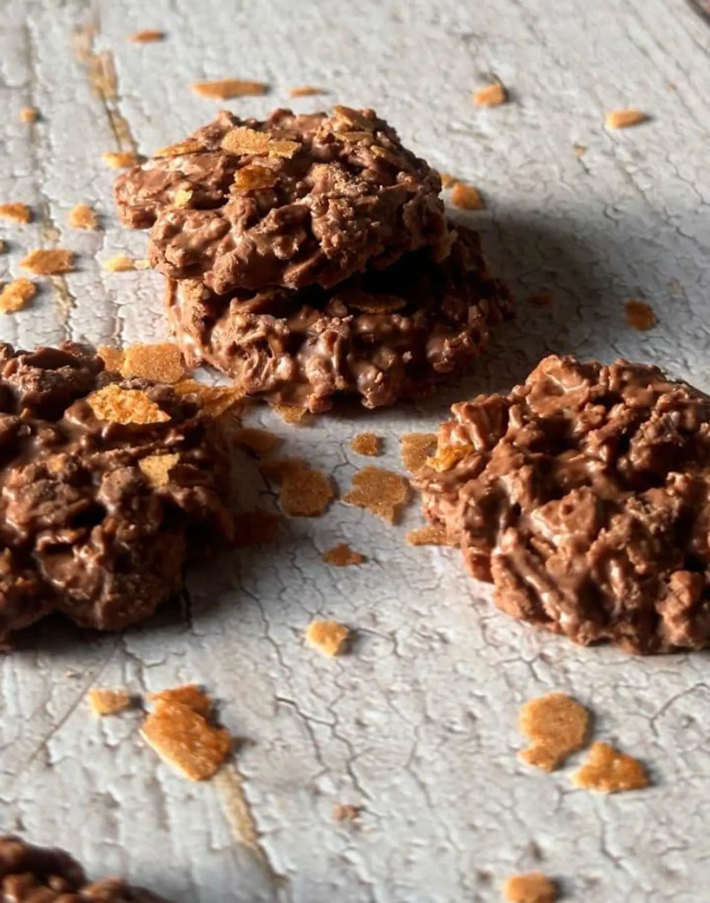 شوكلاته بلجيكية بالفيوتين و اللوز المحمص - 25 حبة