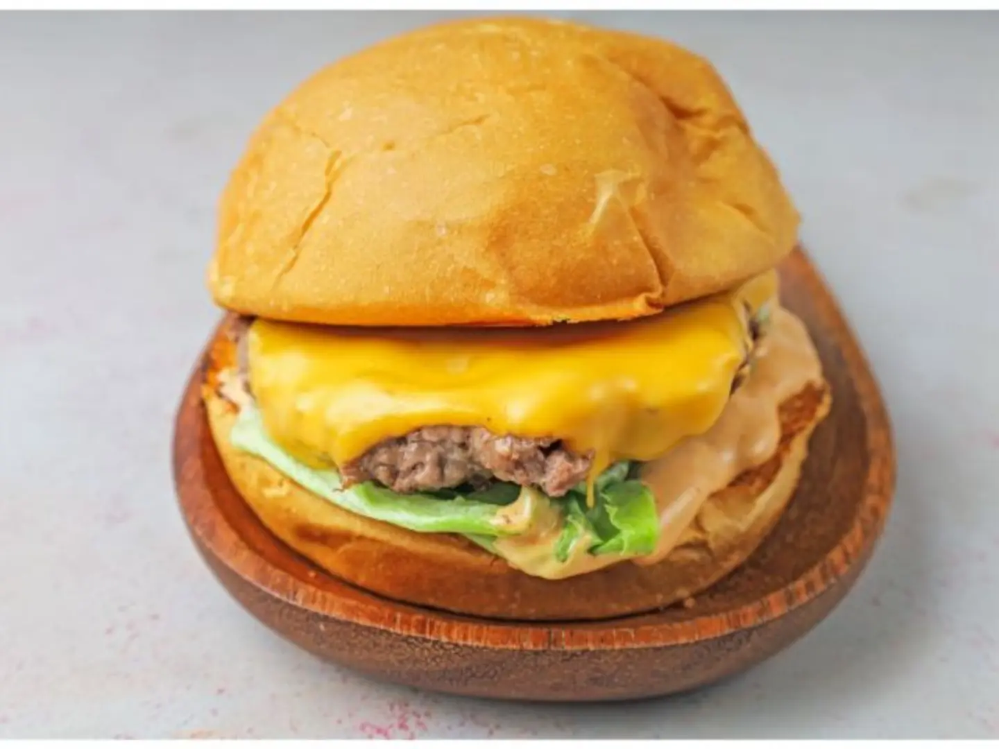 Beef Burger With Eggs - Regular