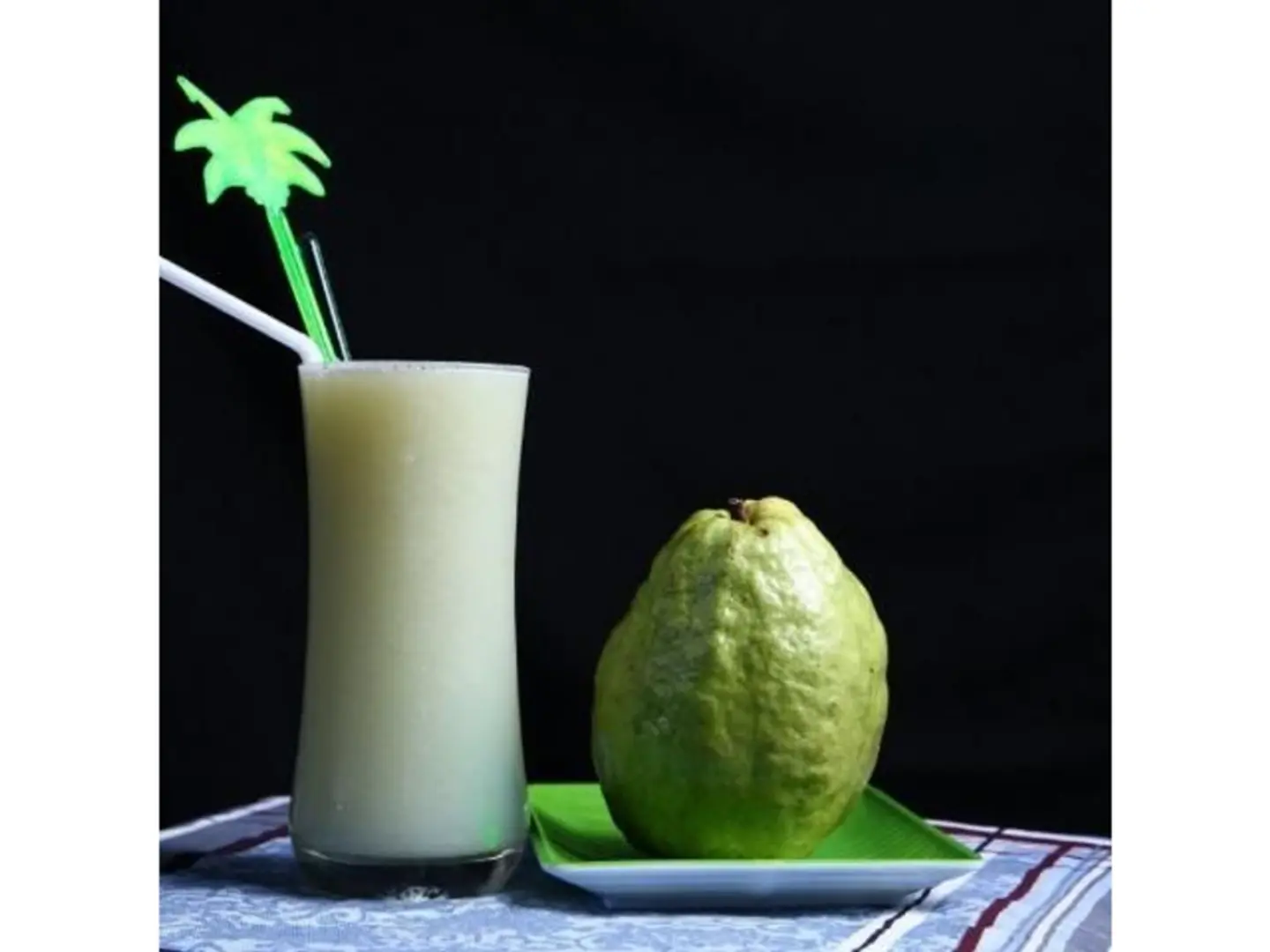 سموذي جوافة - وسط