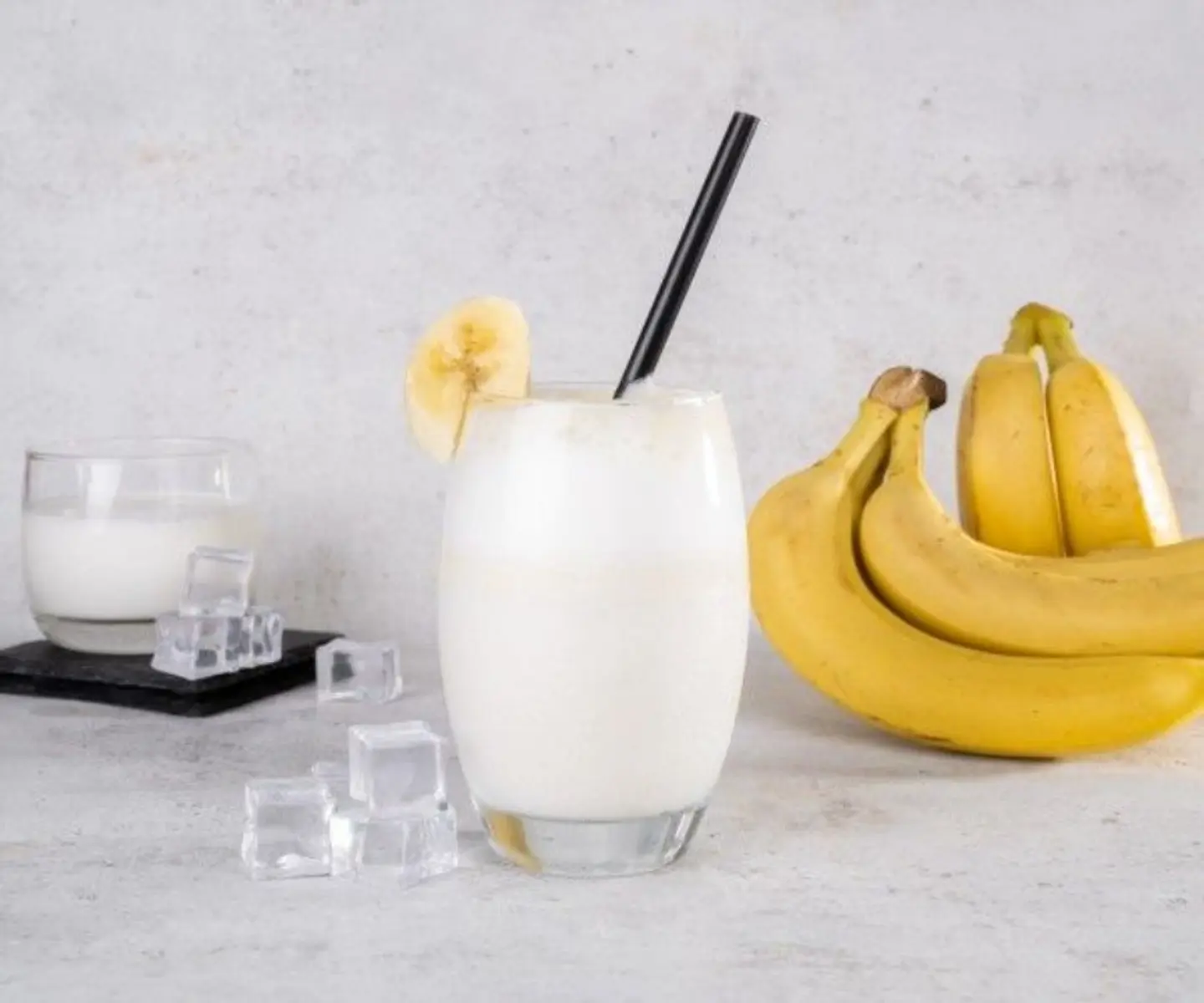 موز حليب - كوب وسط