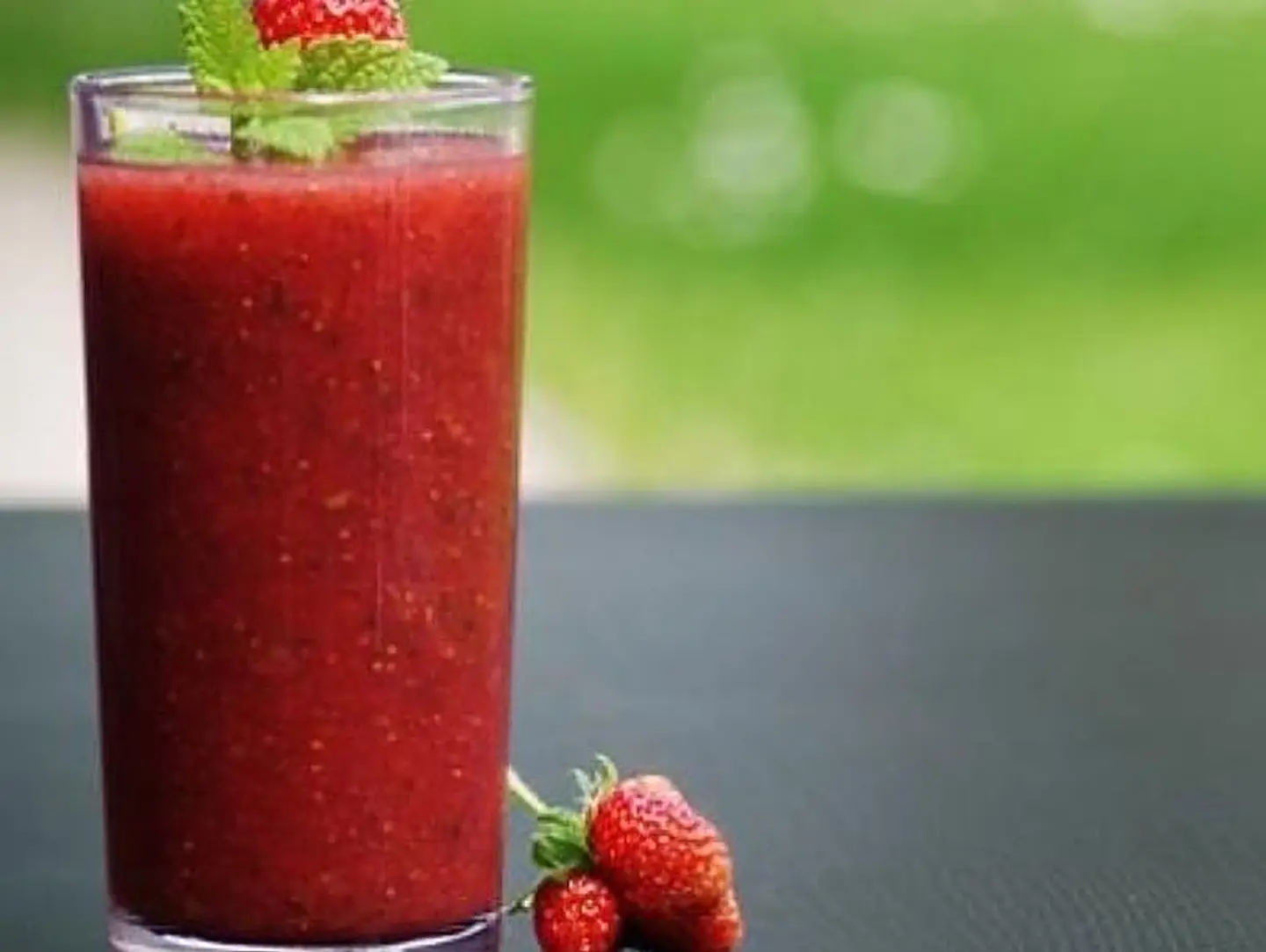 Strawberry Smoothie - Middle