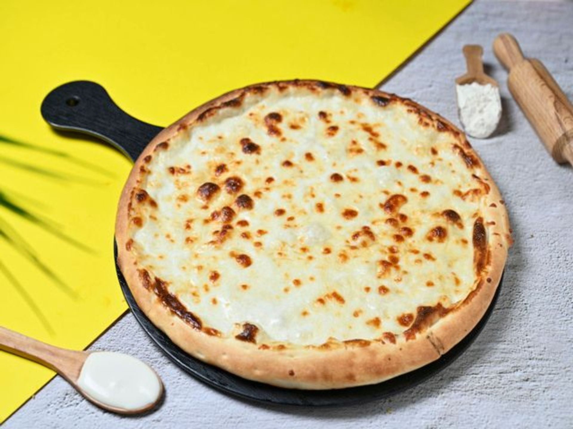 بيتزا جبنة سائلة - وسط