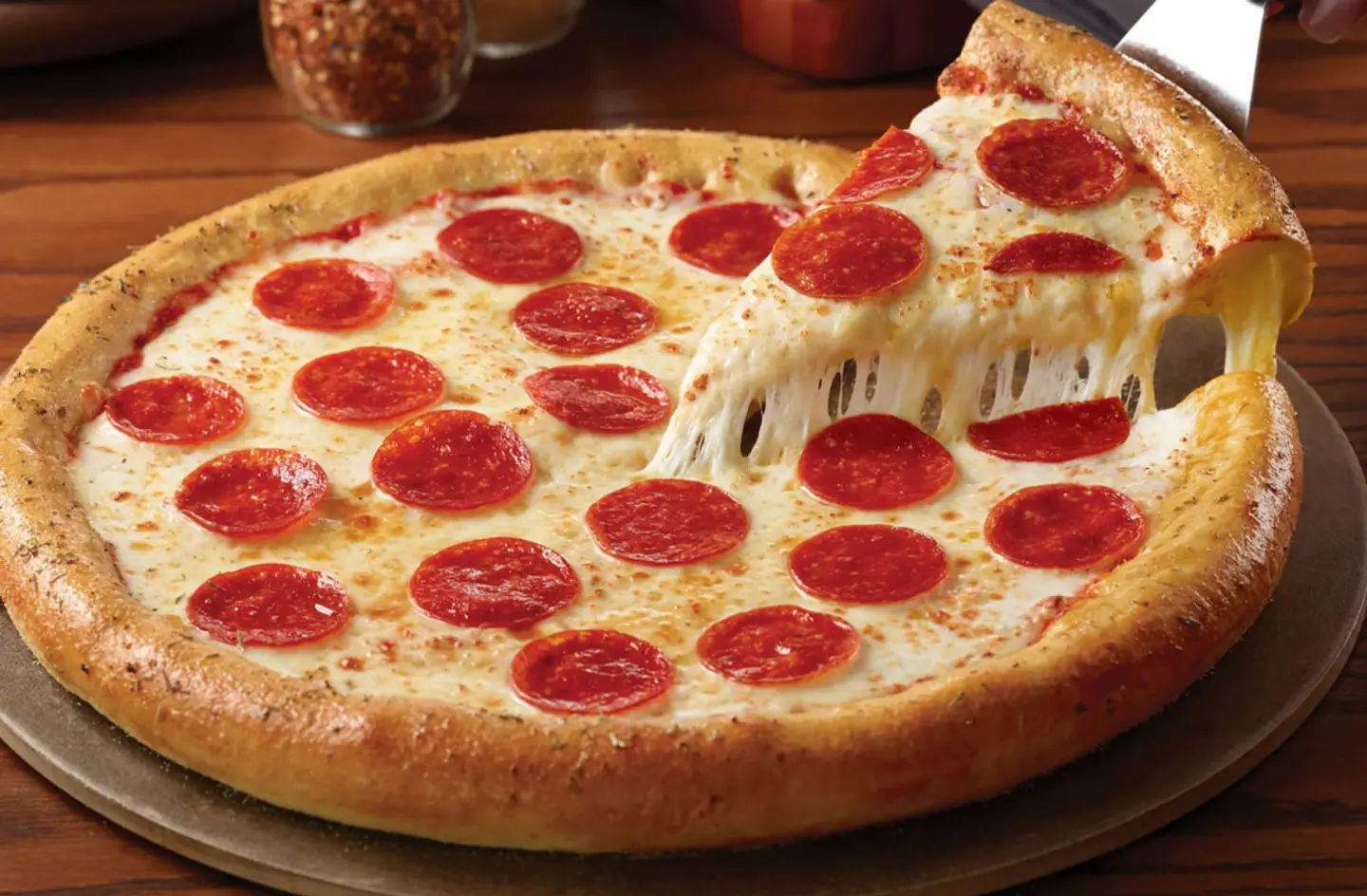 Spicy Pepperoni Pizza - Medium