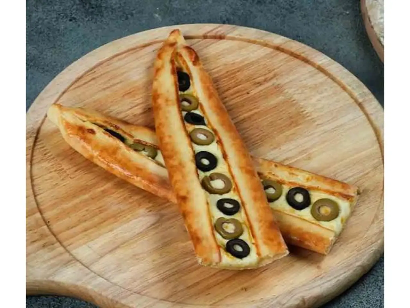 Liquid Cheese And Olive - Medium