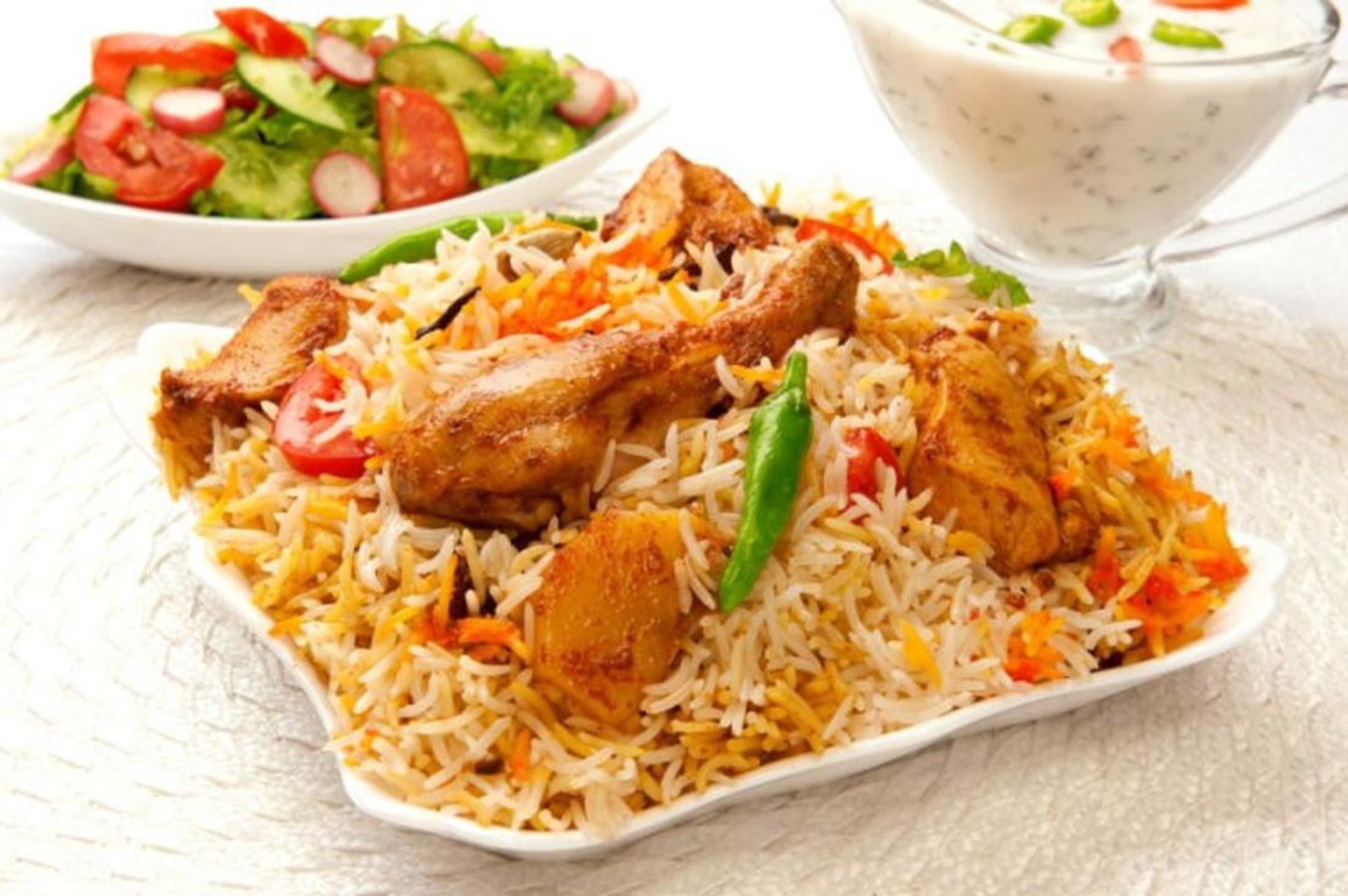 حبة دجاج برياني حراق مع اثنين رز - نص حبة دجاج