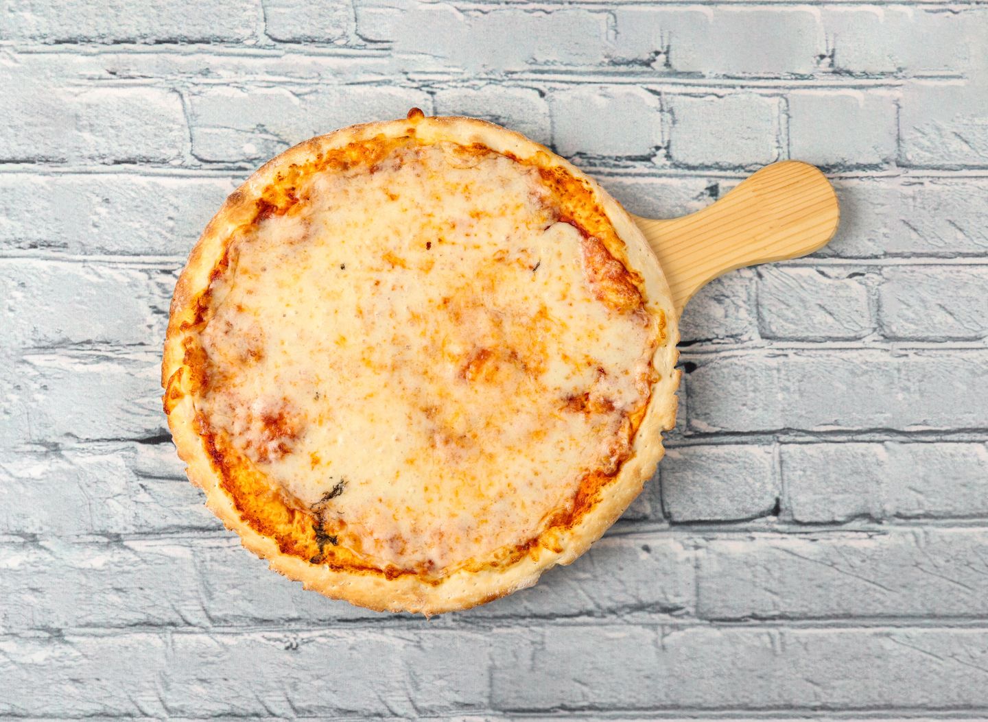 Margherita Pizza - Medium With Mozzarella Cheese Edges