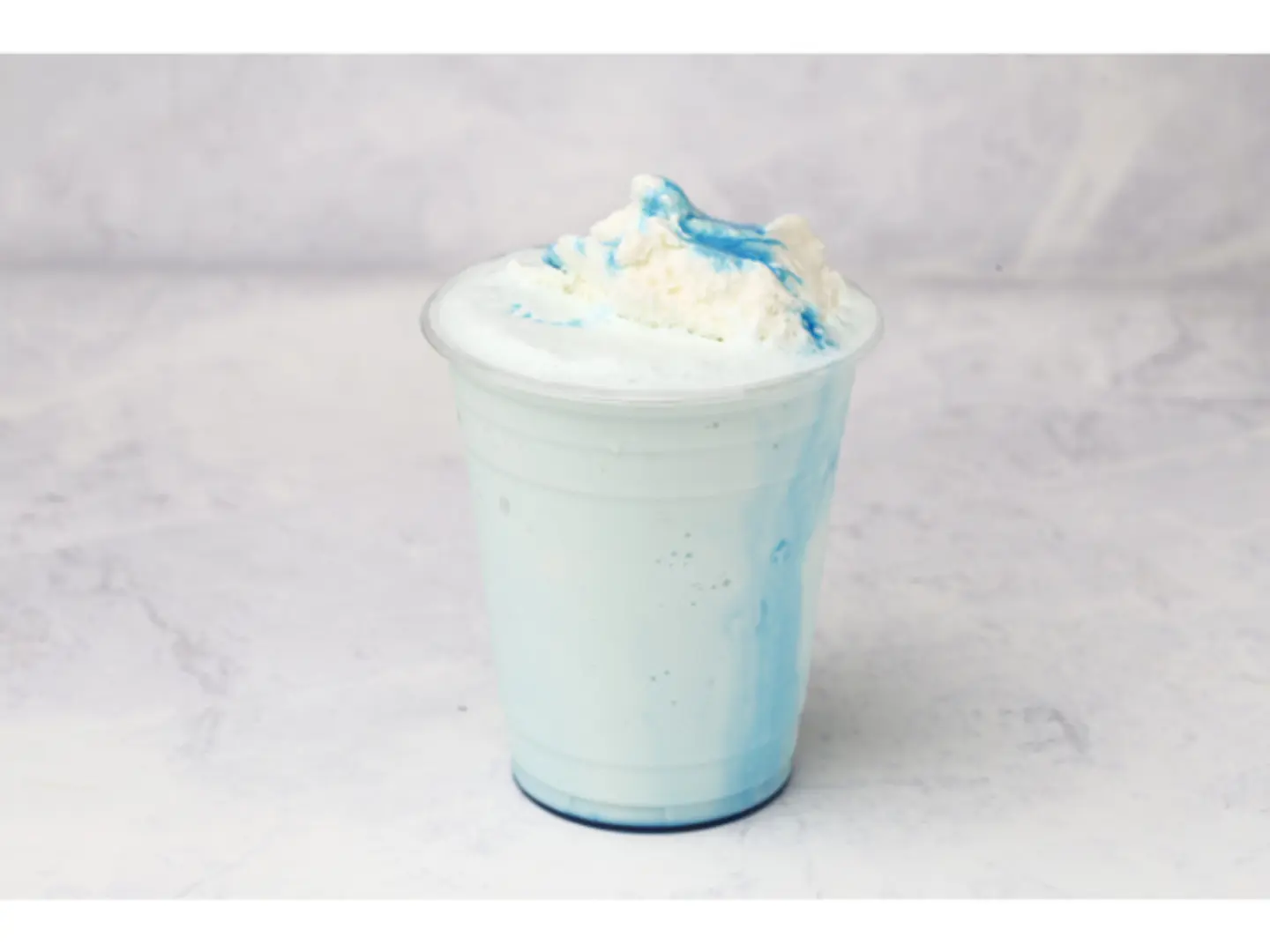 توت ميلك شيك - وسط