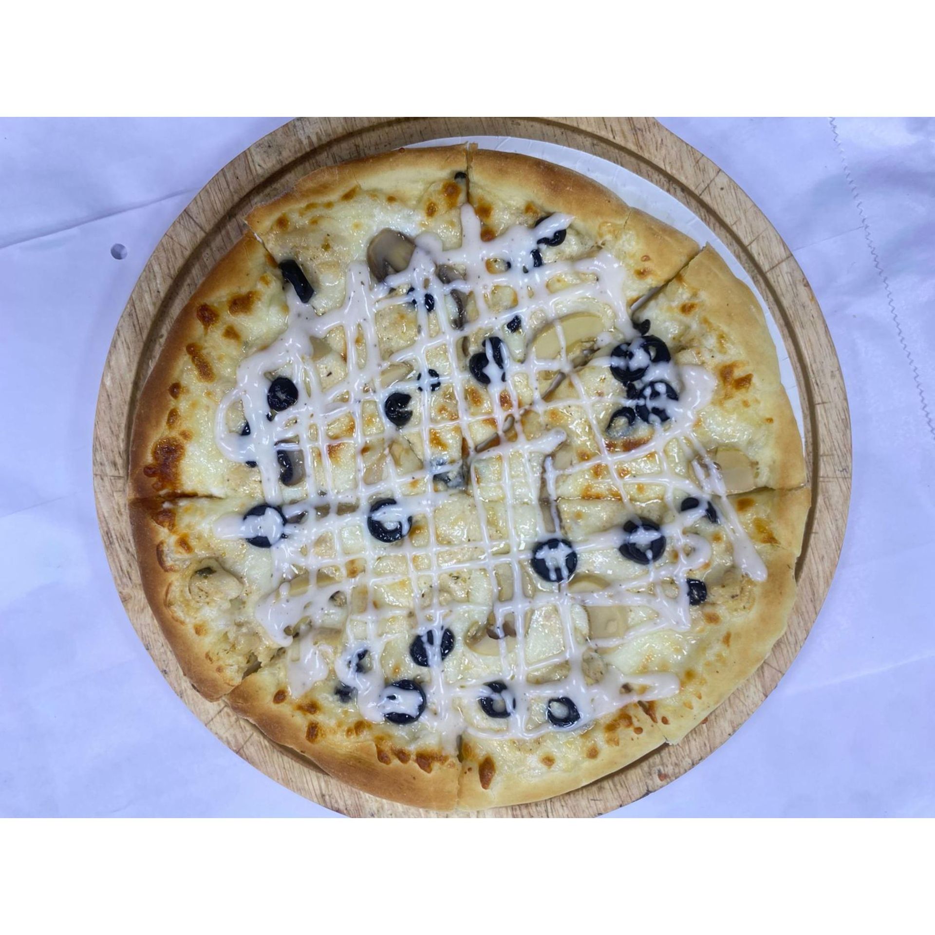 بيتزا بالصوص رانش والدجاج - صغير
