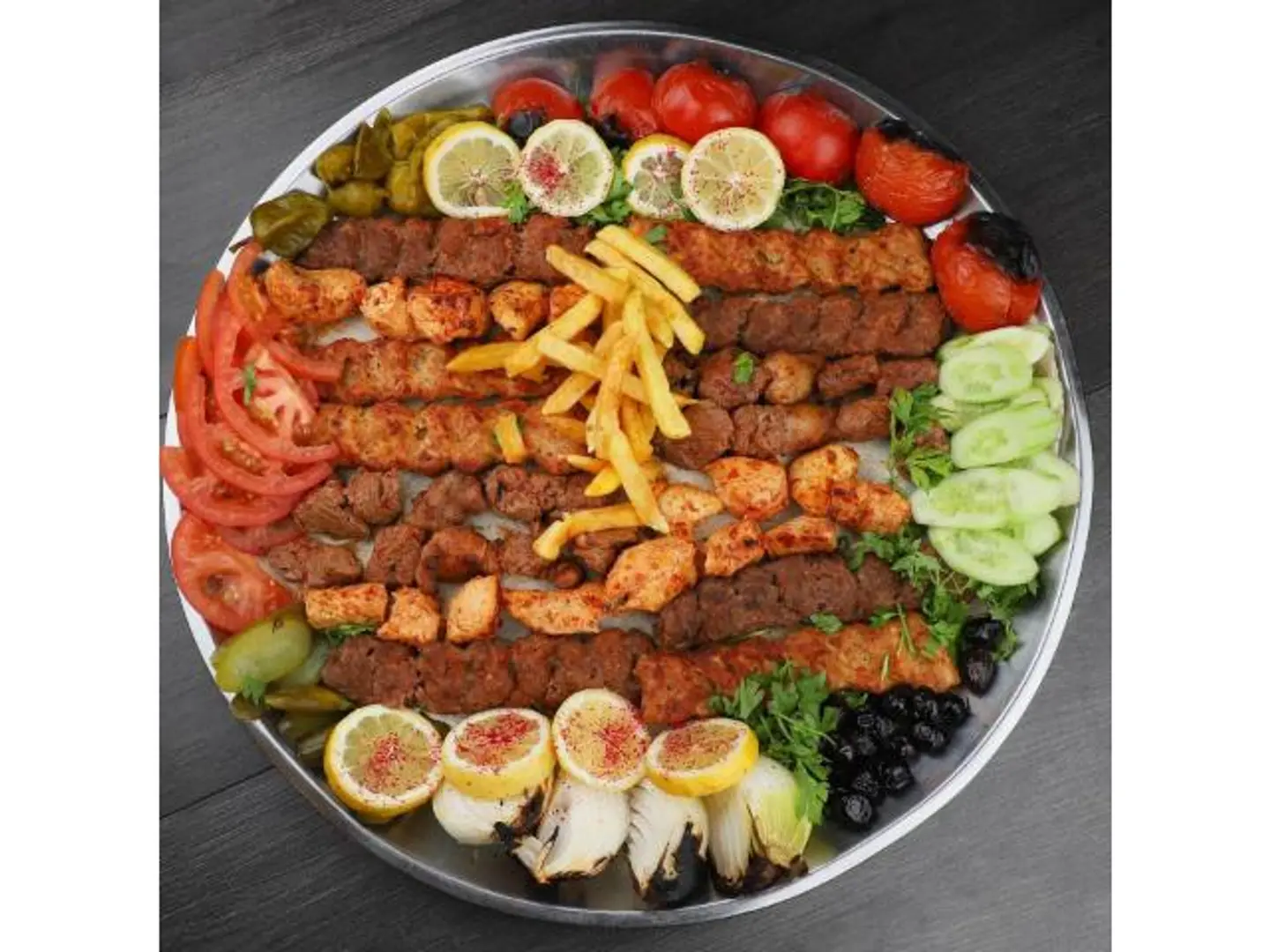 وجبة عائلية مشكل - صغير