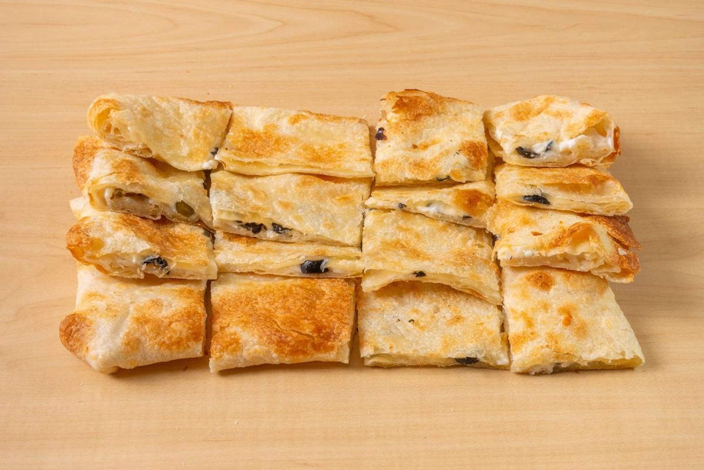 مشلتت مرتديلا بالجبن - صغير