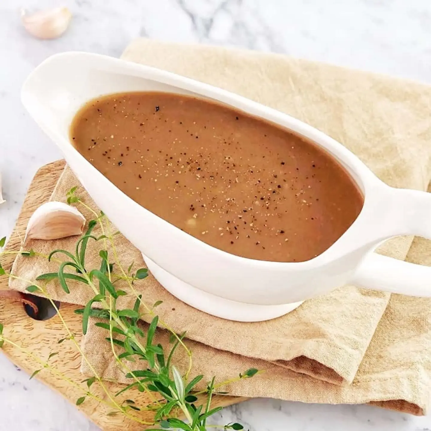 لحم مع صلصة - صغير