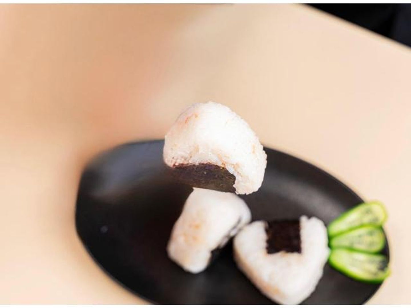 Tuna Rolls Sushi - 4 Pieces