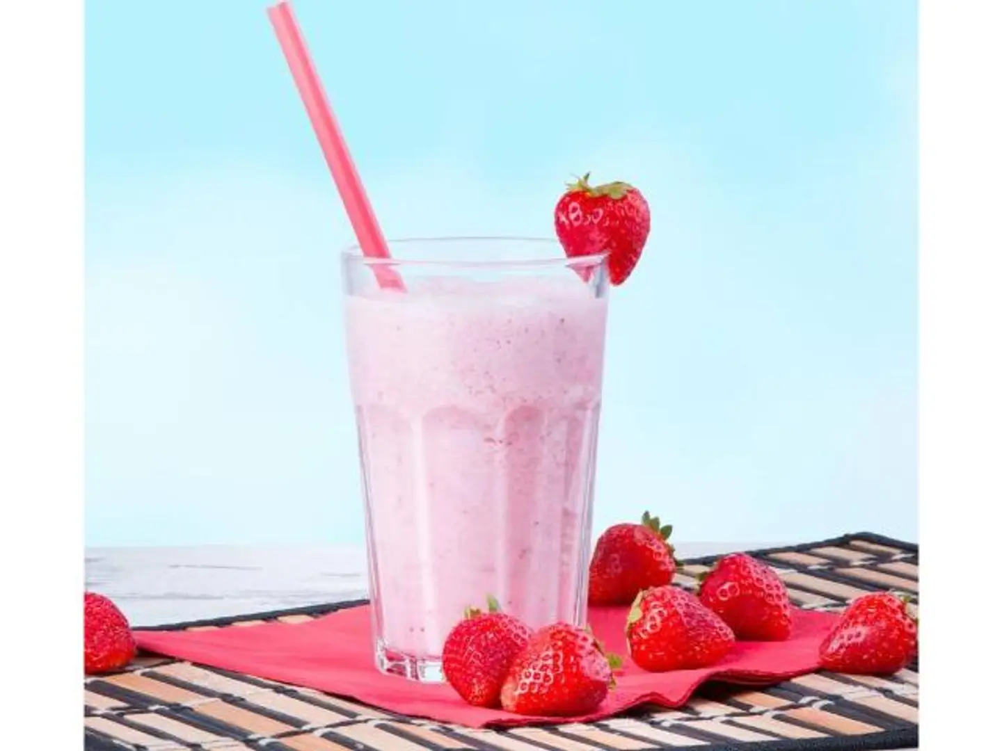 فراولة حليب - وسط