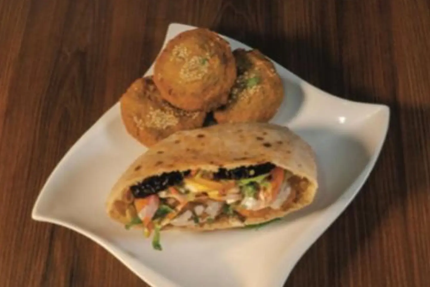 Mixed Falafel Sandwich - Egyptian Bread