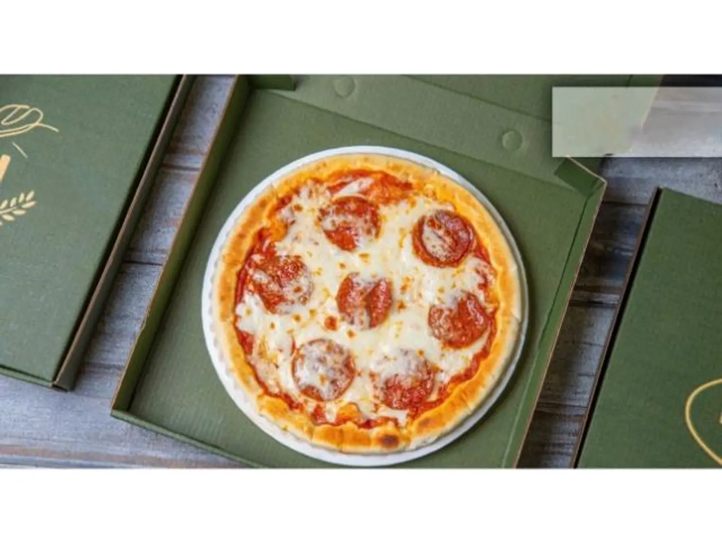 بيتزا بيبروني - صغير