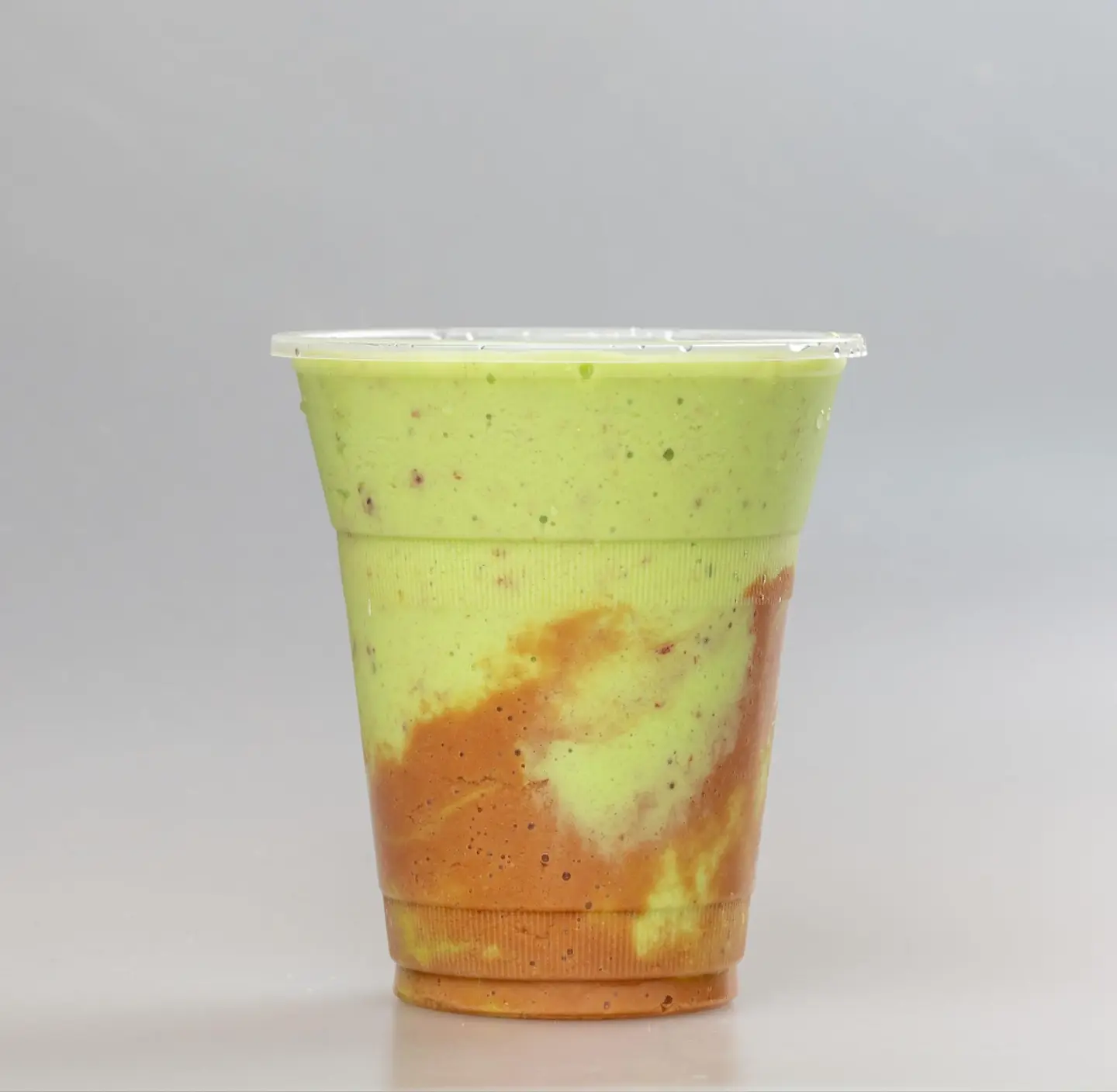 افوكادو خلطة المحل  - كوب وسط