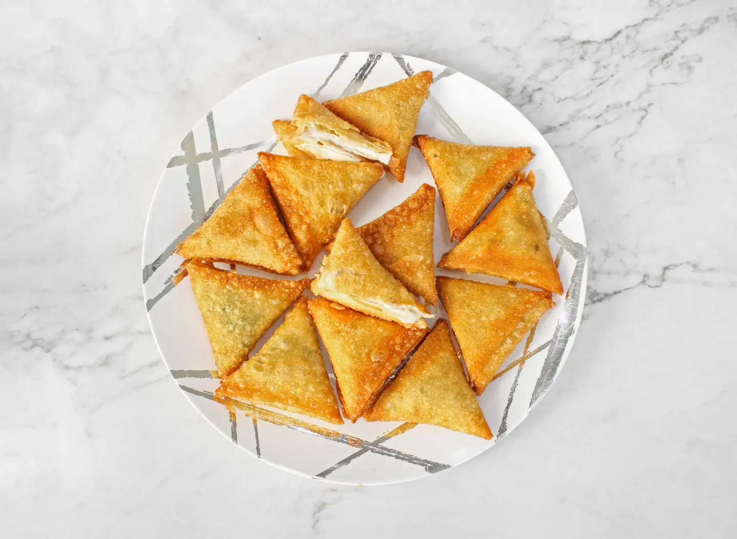 سمبوسة جبن - 2 قطعة